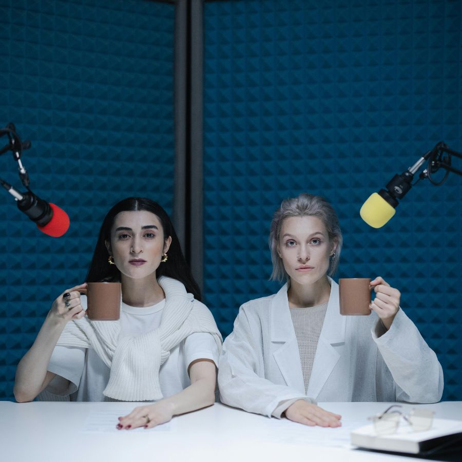 Studio de podcast, article sur les podcats B2B par Brandy Sound agence d'audio branding : identité soniore et contenus musicaux des marques