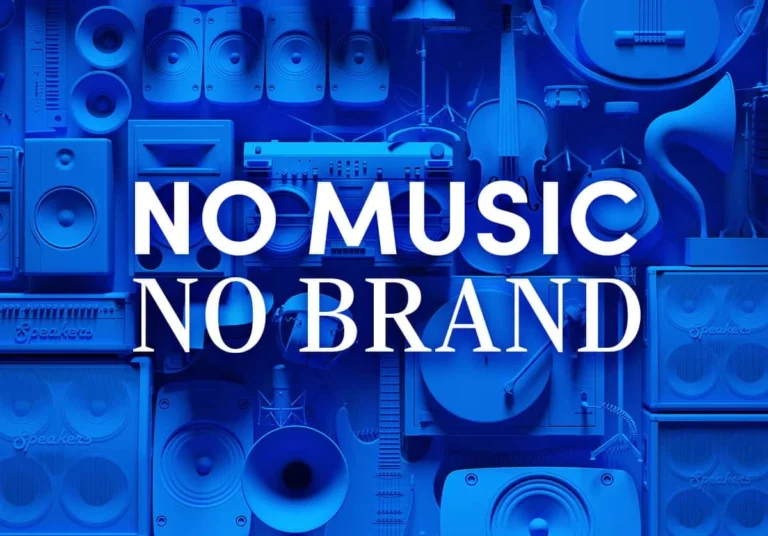 Image représentant des équipements audio d'une agence identité sonore avec le texte "No Music No Brand", soulignant l'importance de la musique dans l'identité de marque.